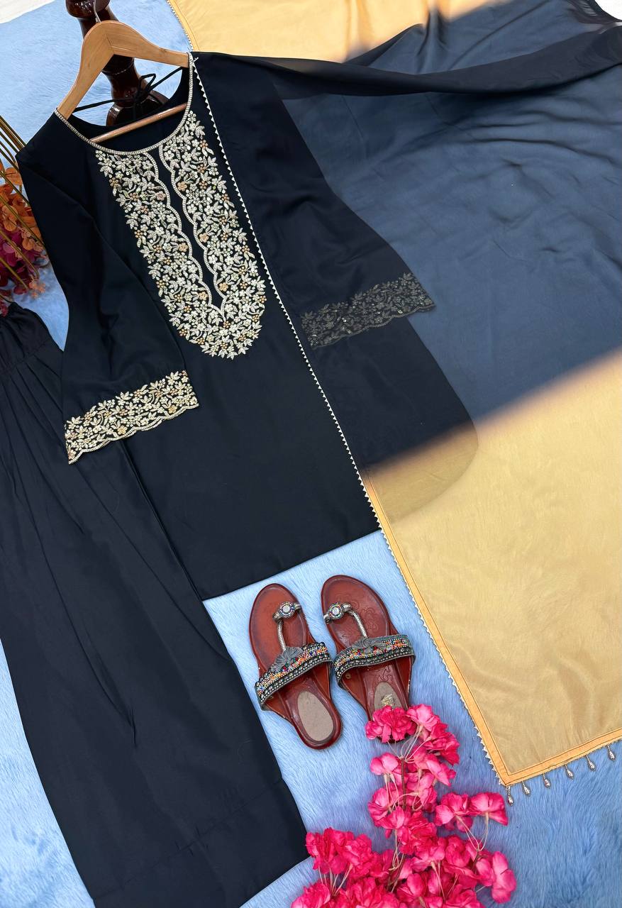 🦋 Đěsigner Party Wear Look top with farshi plazzo - Image 3